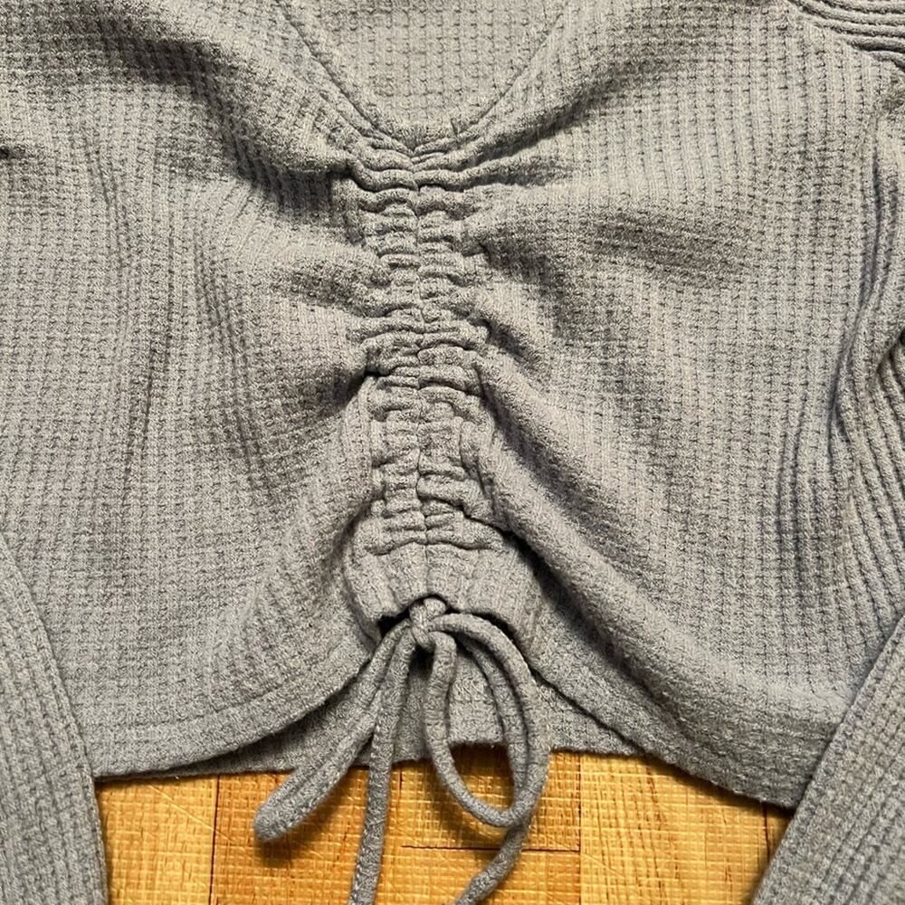 Zaful Bluish Gray Ruched Waffle Knit Crop Top Size Medium Boho Y2K - Picture 3 of 7